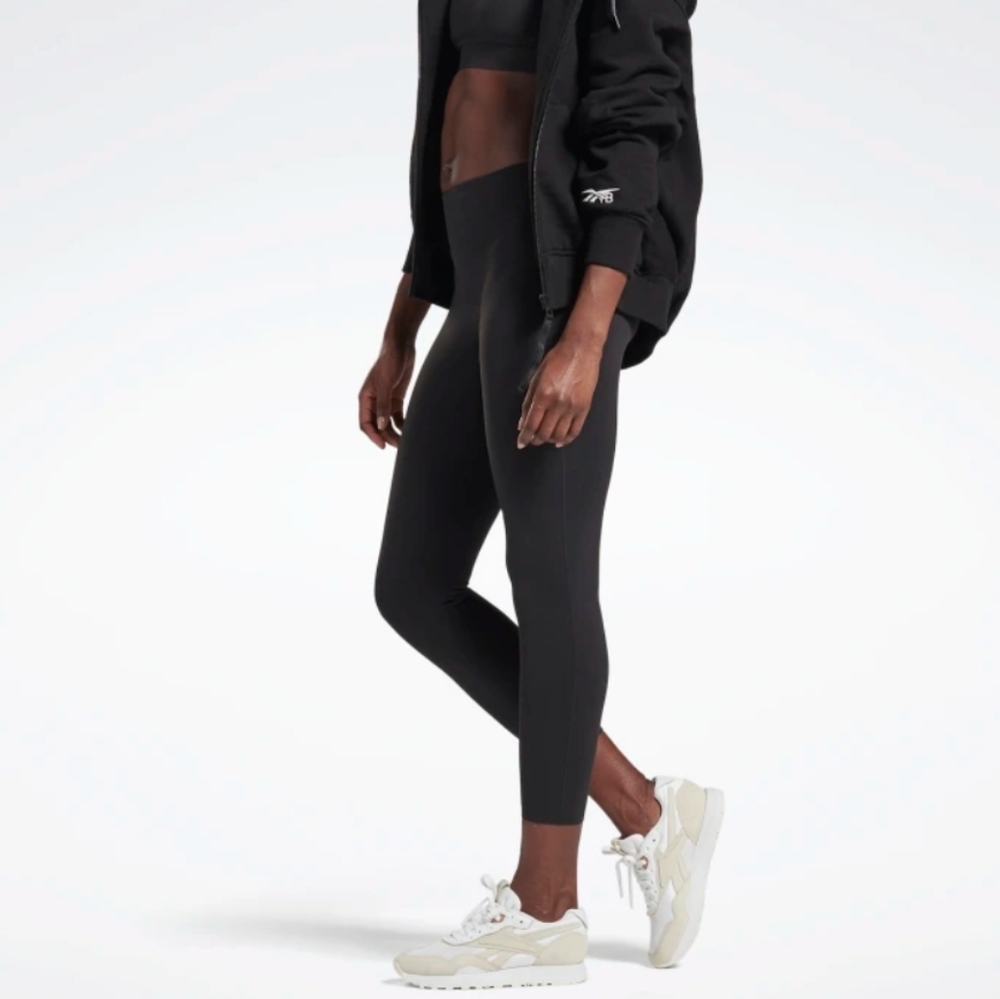 Reebok x Victoria Beckham VB Classic 7/8 Tights, Size Medium